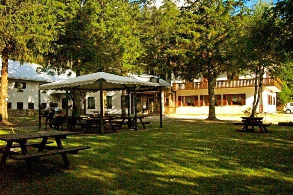 Casa Alpina Dobbiaco Hotel Exterior photo