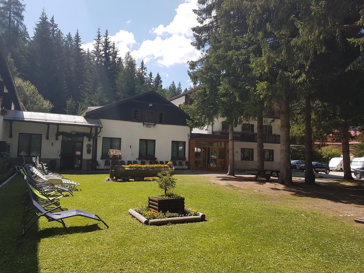 Casa Alpina Dobbiaco Hotel Exterior photo