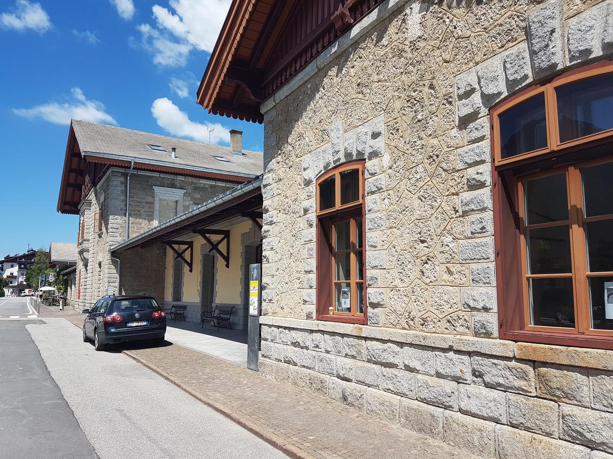 Casa Alpina Dobbiaco Hotel Exterior photo